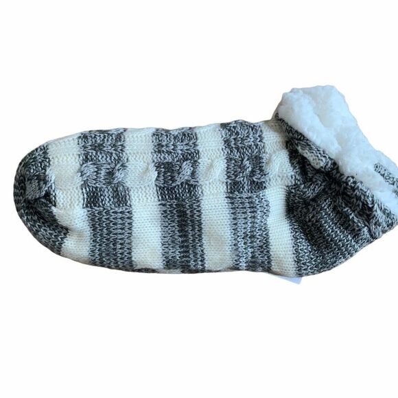 New Directions Slipper Socks Faux Fur Lined Gray - Picture 3 of 5